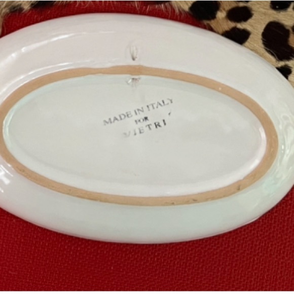 One(1) oval 8” x 5”, VIETRI  fun fish dish - Picture 2 of 2